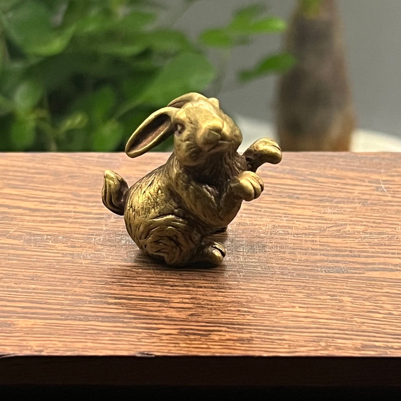 Two Cute mini Rabbits Figure, Home Decor, Kissing Brass Rabbit Statue