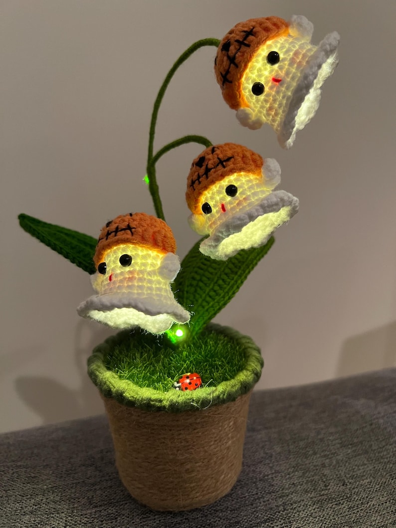 Crochet Handmade Lily Potted Plant Light Lamp