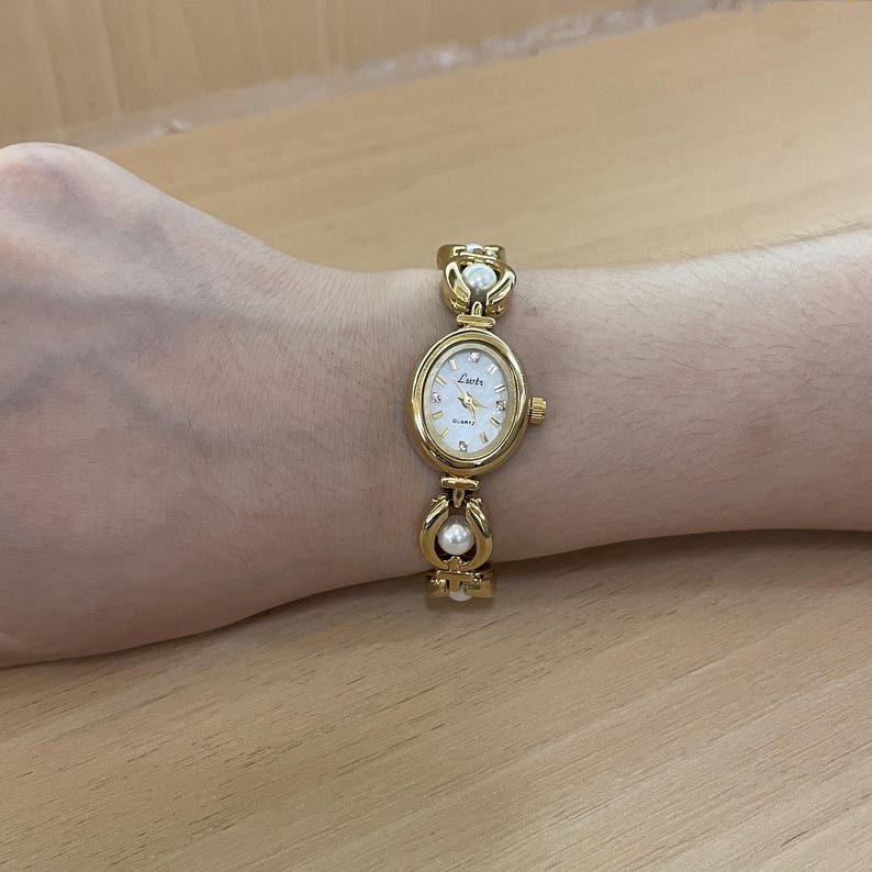 Personalized Women's Pearl Watch -Pearl Gold Watch with Name